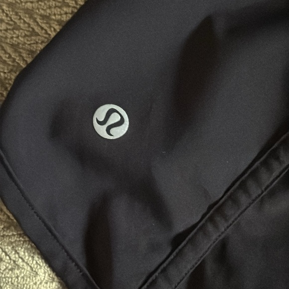 NWOT Lululemon Sz 4 black athletic shorts elastic waistband - Picture 5 of 6